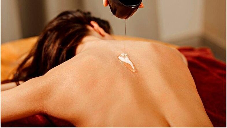 Unha masaxe con aceite de linhaça axudarache a perder peso e tensar a pel do teu corpo. 
